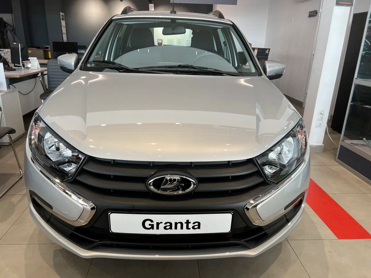 Lada Granta Универсал с автосалона по цене от 720 000 рублей