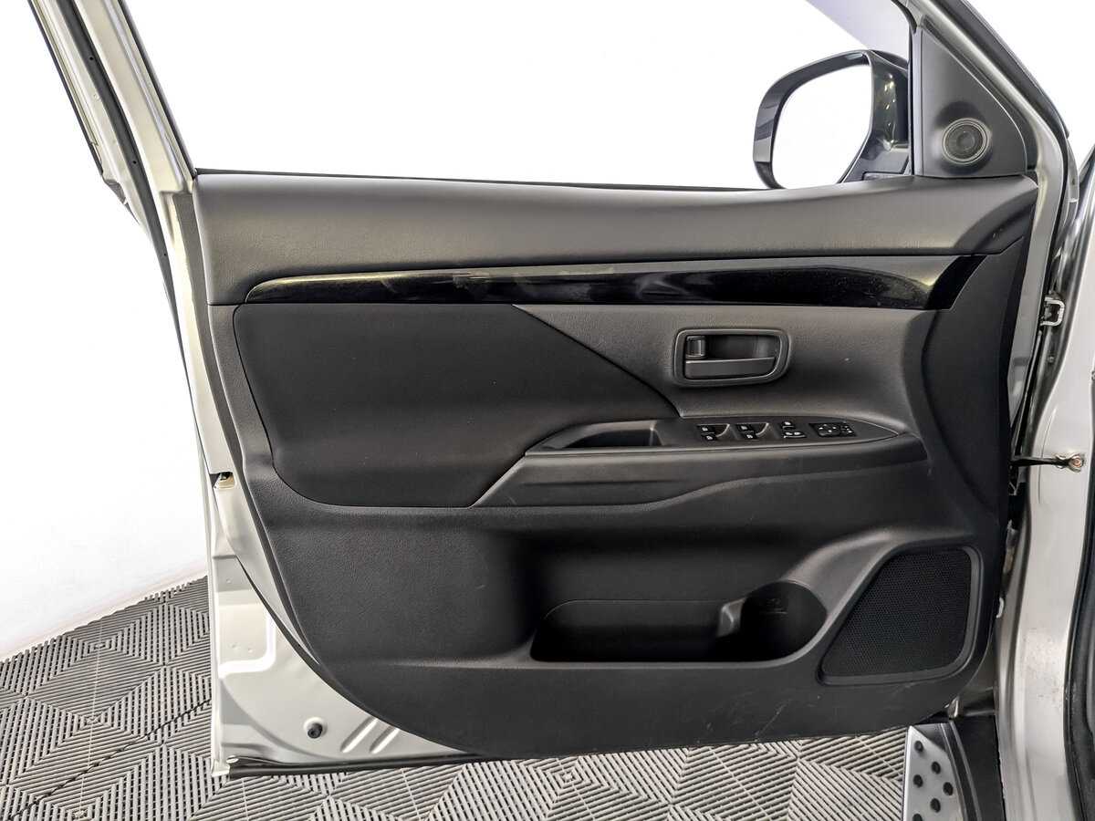 Продажа Б/У Митсубиши Оутлэндер. Фото: #18